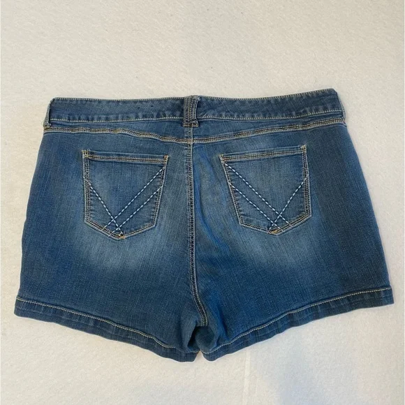 Torrid Jean Shorts - Picture 5 of 11
